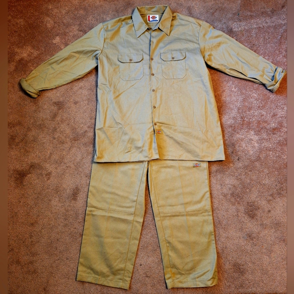 Dickies Khaki Suit Loose Fit
